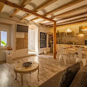 En El Corazon De Tarragona. Planta Baja Con Patio. Tarragone